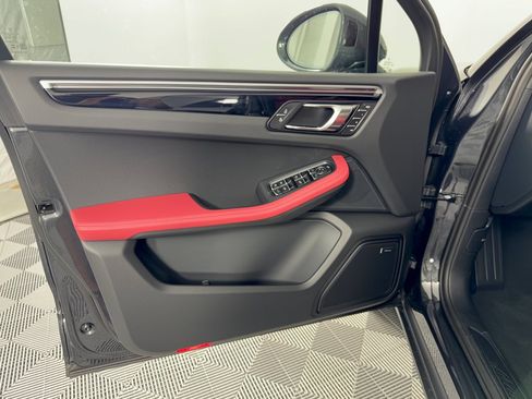 New 2026 Porsche Macan AWD/4WD image 14