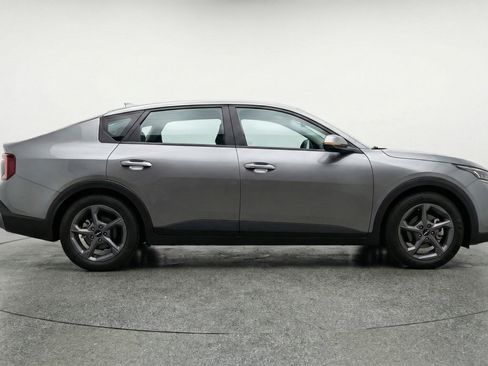 Used 2025 Kia K4 FWD image 11