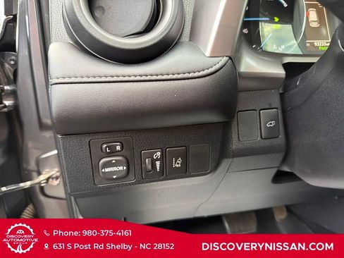 Used 2017 Toyota RAV4 Limited image 16