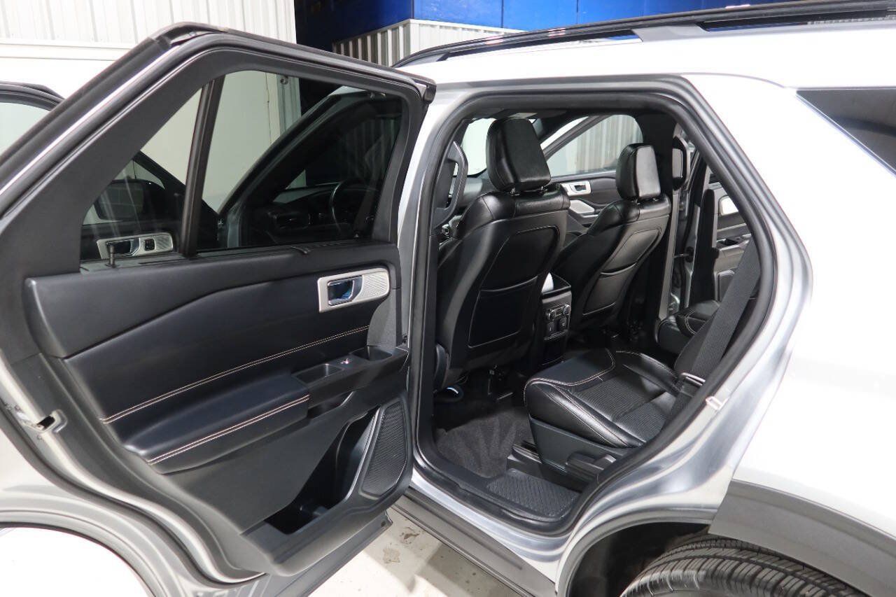Used 2020 Ford Explorer ST w/ ST Street Pack AWD/4WD image 18