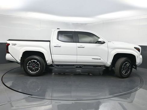 Used 2025 Toyota Tacoma TRD Sport w/ TRD Sport Upgrade Package AWD/4WD image 2
