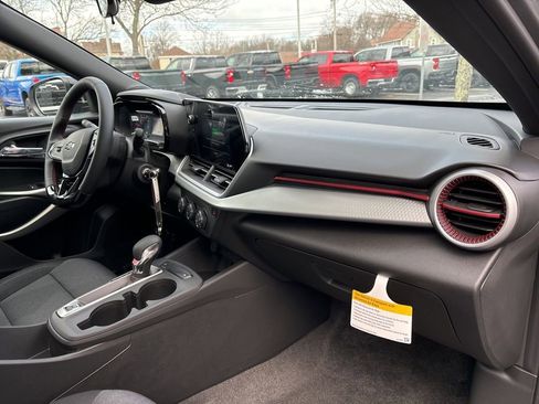 New 2026 Chevrolet Trax RS w/ Sunroof Package image 20