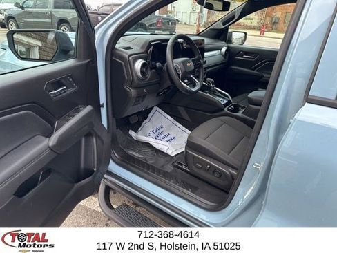 Used 2025 Chevrolet Colorado LT w/ Advanced Trailering Package AWD/4WD image 9