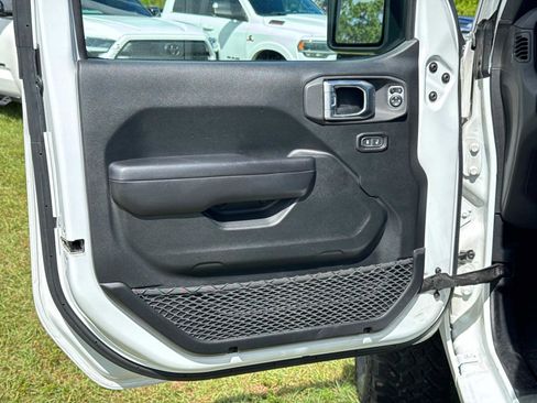 Used 2020 Jeep Gladiator Sport w/ Quick Order Package 24S image 21