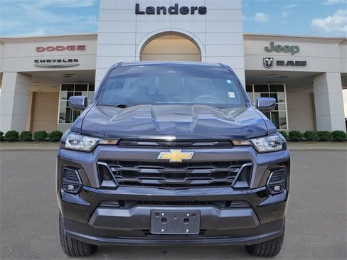 Used 2024 Chevrolet Colorado LT w/ LT Convenience Package image 2