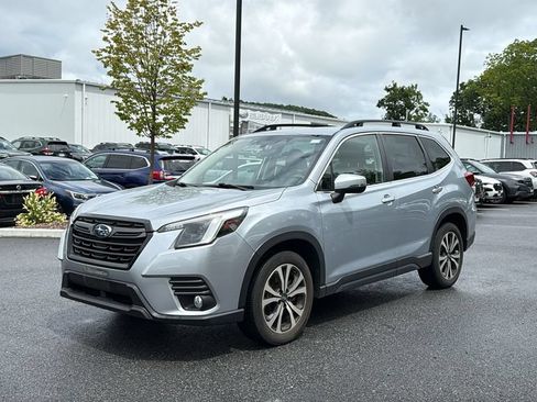 Certified 2022 Subaru Forester Limited AWD/4WD image 3