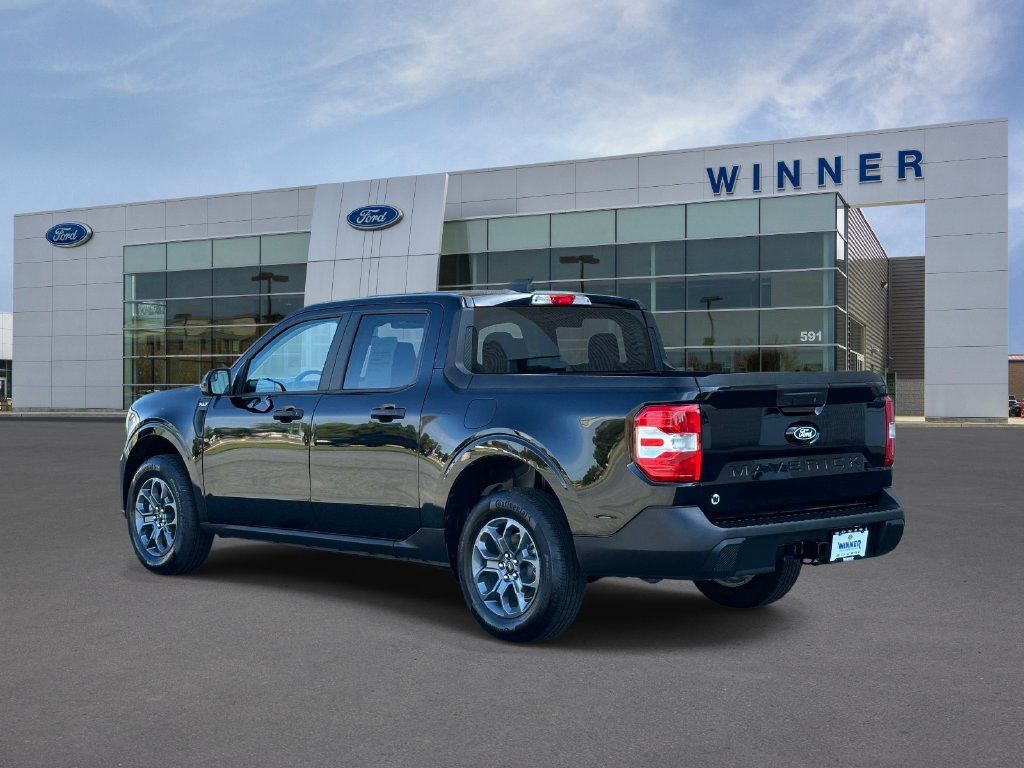 Used 2025 Ford Maverick XLT w/ Equipment Group 301A AWD/4WD image 2