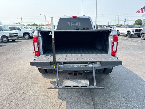 Used 2021 Ford F450 Platinum w/ FX4 Off-Road Package AWD/4WD image 24