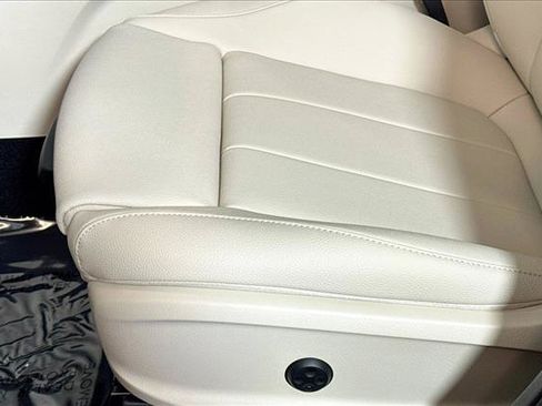 Used 2026 Mercedes-Benz GLA 250 4MATIC image 17