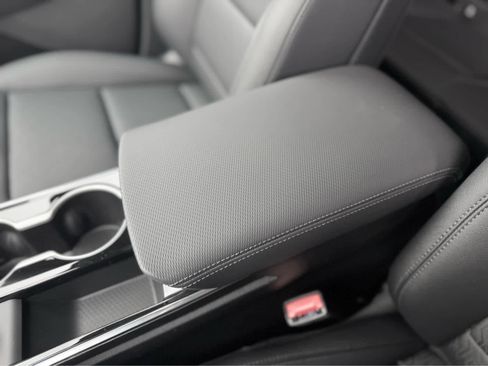 New 2026 Chevrolet Equinox LT w/ Convenience Package II image 30