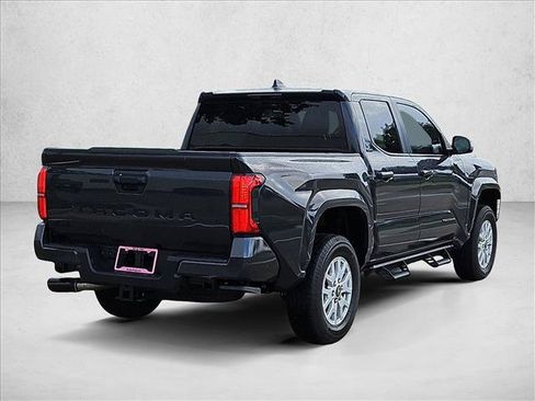 Used 2025 Toyota Tacoma SR5 AWD/4WD image 5