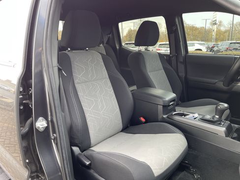 Used 2023 Toyota Tacoma TRD Off-Road image 36