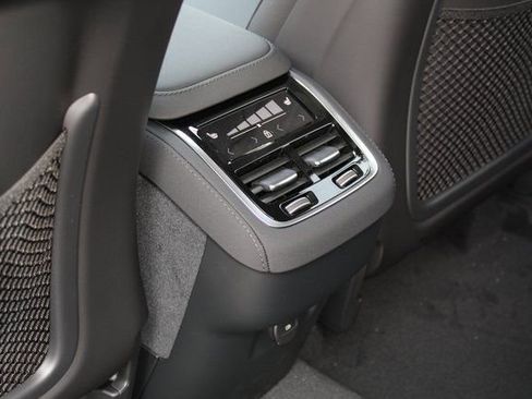 New 2026 Volvo XC90 B6 Plus w/ Protection Package Premier image 15