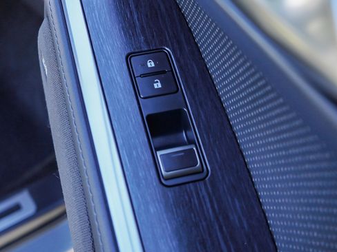 Used 2024 Lexus GX 550 w/ Cold Area Package image 27