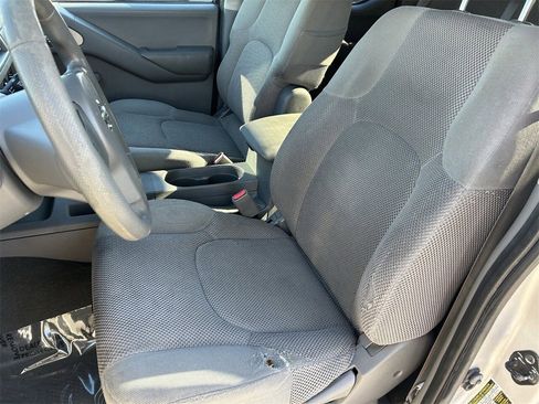Used 2008 Nissan Frontier SE image 25