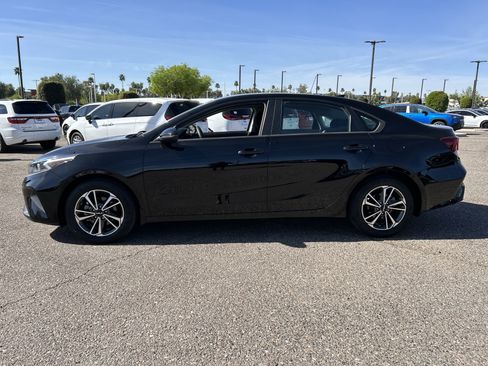 Certified 2023 Kia Forte LXS w/ LXS Technology Package image 3