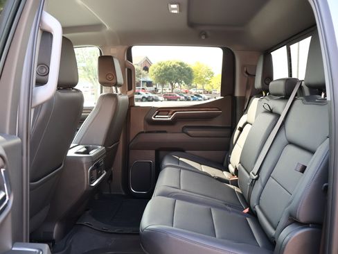 Certified 2023 GMC Sierra 1500 SLT w/ SLT Premium Plus Package image 23