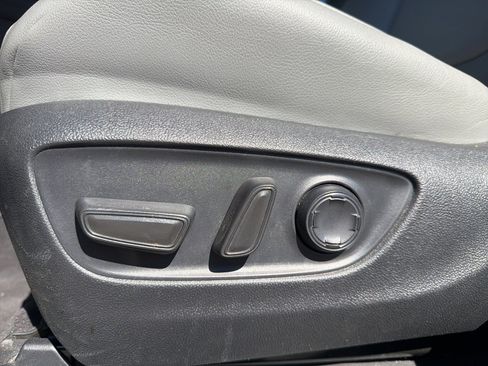 Used 2024 Toyota Sienna XLE image 11