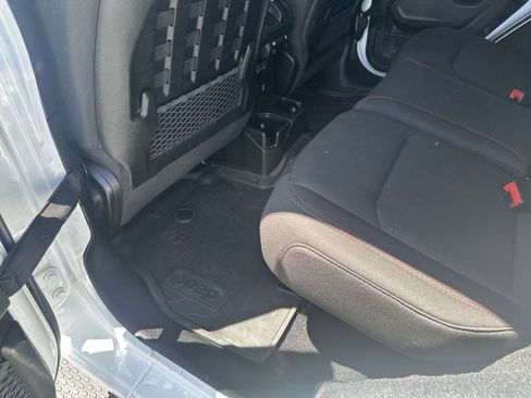 Used 2022 Jeep Wrangler Unlimited Rubicon w/ LED Lighting Group image 20