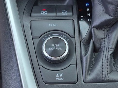 Certified 2025 Toyota RAV4 XLE AWD/4WD image 21