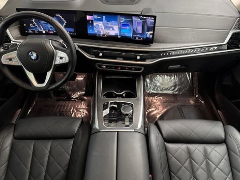 Used 2023 BMW X7 xDrive40i w/ Premium Package image 17