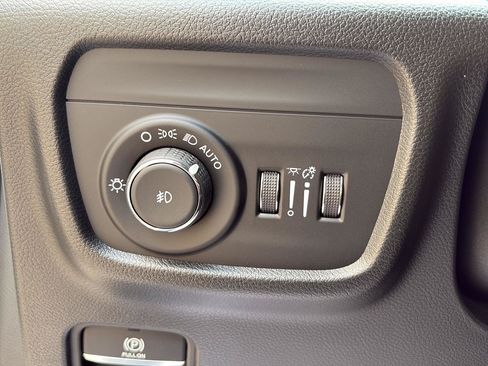 Used 2026 Jeep Grand Cherokee L Limited AWD/4WD image 9