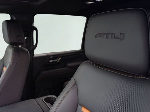 New 2026 GMC Sierra 2500 AT4 w/ AT4 Premium Plus Package AWD/4WD image 8