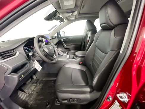 Used 2025 Toyota RAV4 XLE Premium FWD image 14