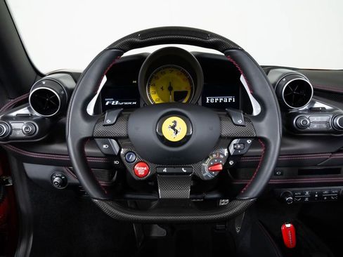 Used 2023 Ferrari F8 Spider image 34