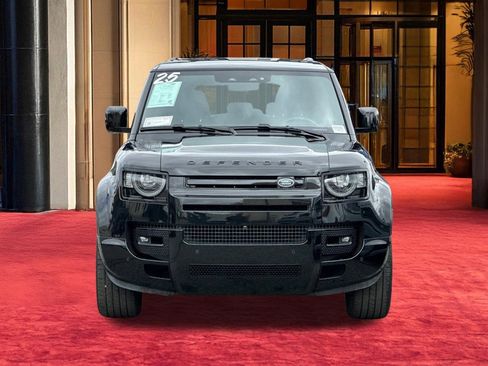 Certified 2025 Land Rover Defender 130 X-Dynamic SE AWD/4WD image 5