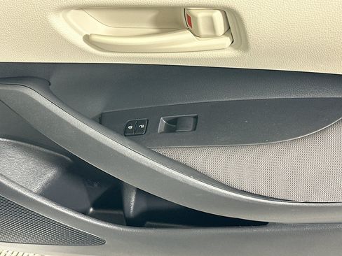 Used 2024 Toyota Corolla LE FWD image 28