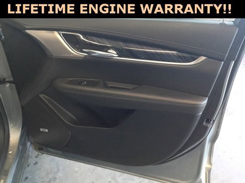 Used 2025 Cadillac XT6 Premium Luxury image 33