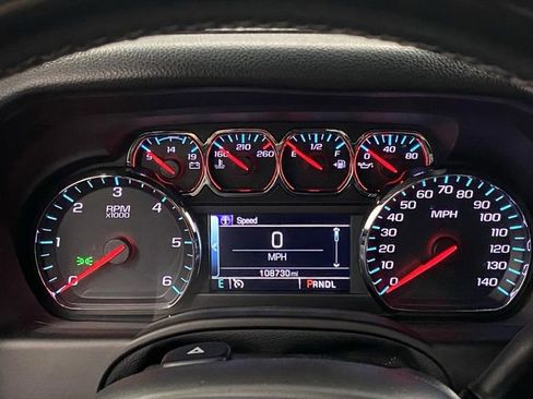 Used 2019 Chevrolet Suburban LT w/ LT Signature Package image 18