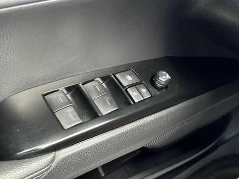 Used 2025 Toyota Camry XSE FWD image 17