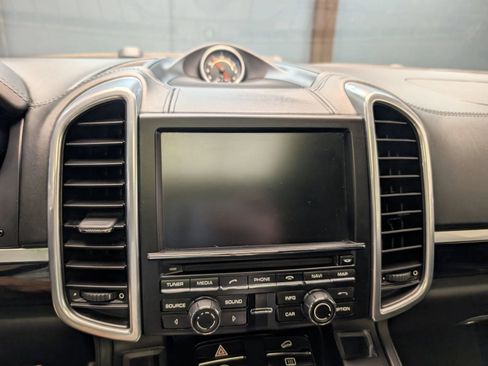 Used 2016 Porsche Cayenne GTS AWD/4WD image 16