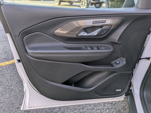 Used 2022 GMC Terrain Denali w/ Denali Premium Package image 9