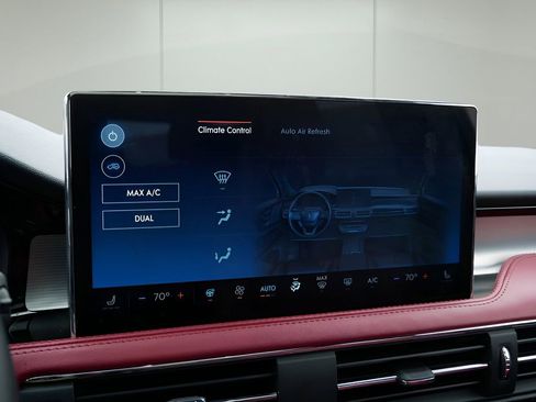 Used 2025 Lincoln Corsair Reserve w/ Equipment Group 202A image 24