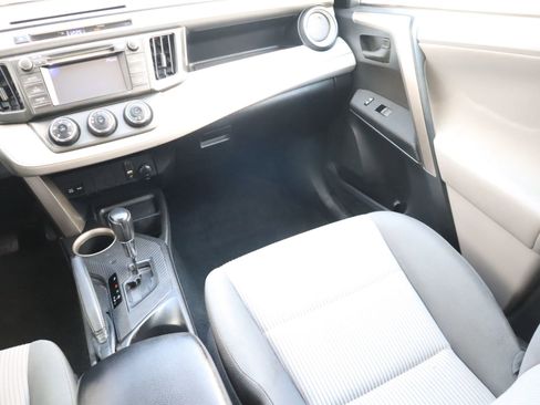 Used 2013 Toyota RAV4 LE image 27