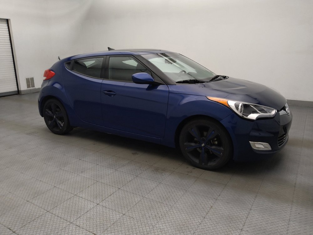 Used 2017 Hyundai Veloster Value Edition FWD image 11