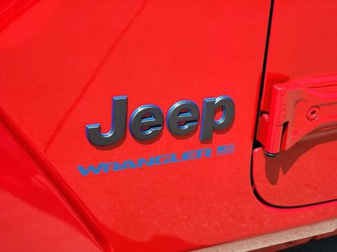 Used 2025 Jeep Wrangler Unlimited Sahara w/ Safety Group AWD/4WD image 12