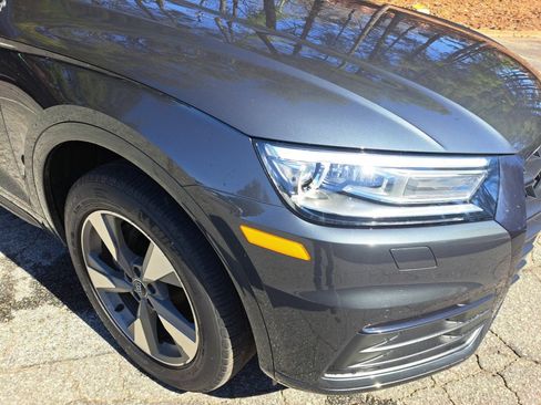 Used 2020 Audi Q5 2.0T Premium w/ Titanium Sport Package image 15