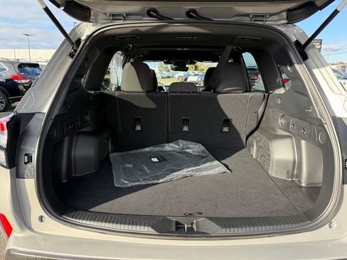 Used 2025 Subaru Forester Premium image 12