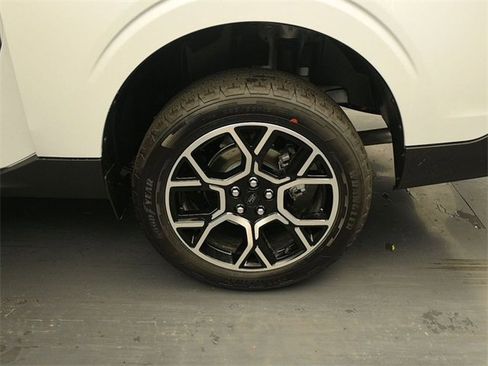 New 2025 Ford Maverick Lariat w/ 4K Tow Package image 9