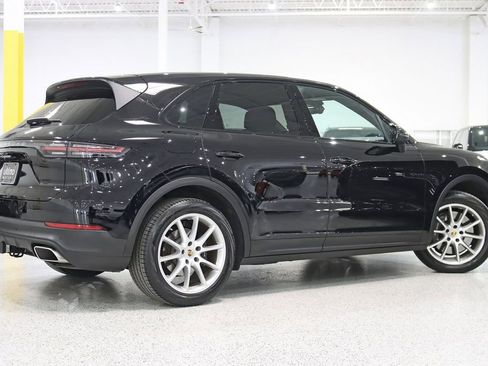 Used 2023 Porsche Cayenne image 9