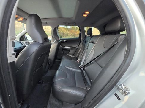 Used 2015 Volvo XC60 T5 Premier image 24