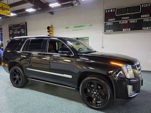Used 2019 Cadillac Escalade Premium Luxury image 4