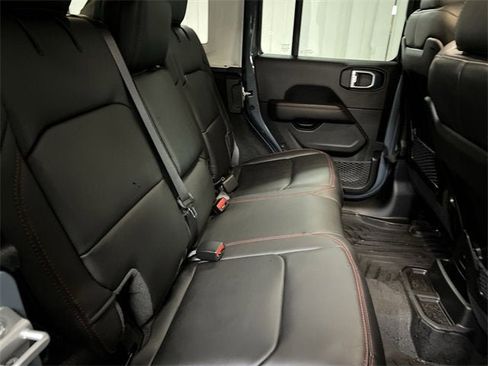 Used 2024 Jeep Wrangler Unlimited Rubicon w/ Technology Group image 27
