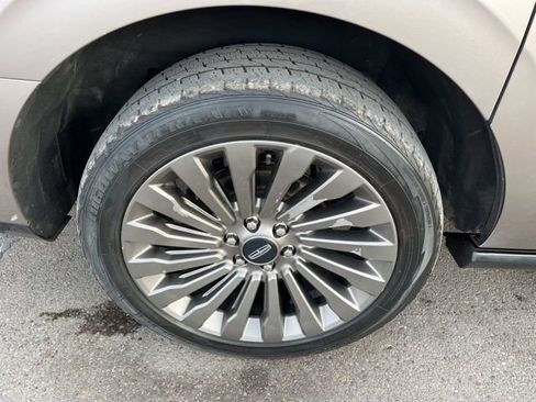 Used 2020 Lincoln Navigator L Reserve w/ Luxury Package AWD/4WD image 16