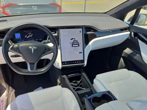 Used 2020 Tesla Model X Long Range AWD/4WD image 4