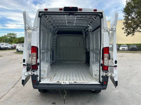 Used 2018 RAM ProMaster 2500 w/ Interior Convenience Group image 31